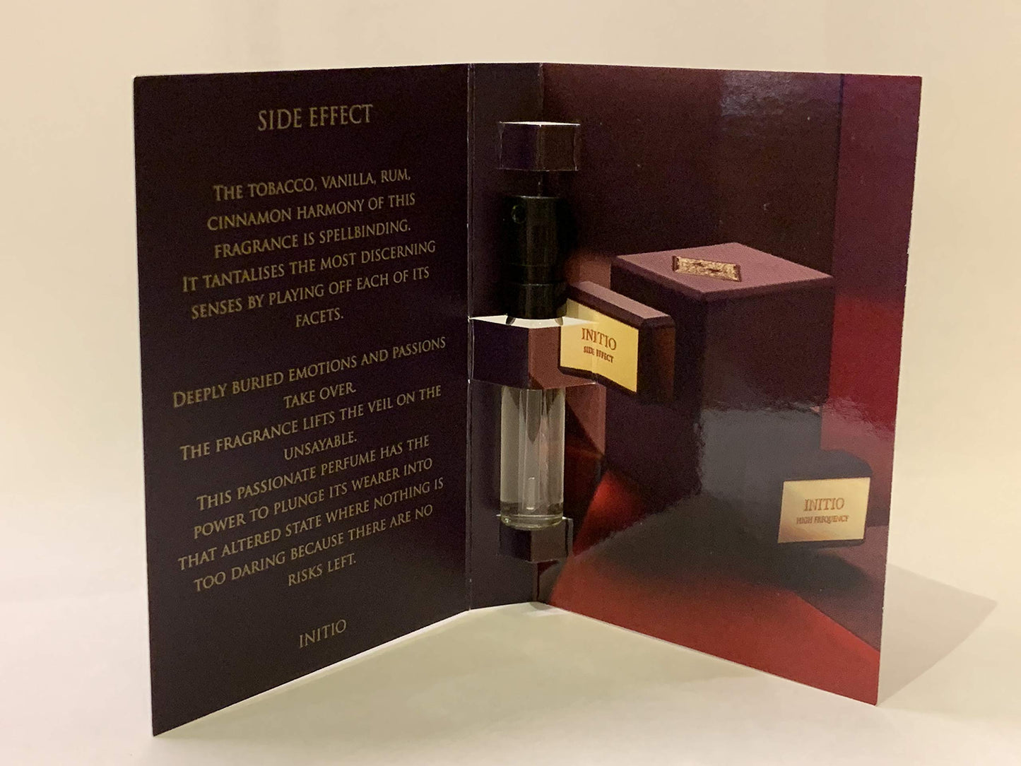 イニシオ サイド エフェクト 1.5ml/0.05 fl.oz. virallinen hajuvesinäyte、イニシオ サイド エフェクト 1.5ml/0.05 fl.oz.オフィジャルナ プルーフ パフューム、イニシオ サイド エフェクト 1.5ml/0.05 fl.oz.オフィセルト パルフィンプロフ、イニシオ サイド エフェクト 1.5ml/0.05 fl.oz.オフィシエル パルフュムプルーヴ、イニティオ サイド エフェクト 1.5ml/0.05 fl.oz. официална