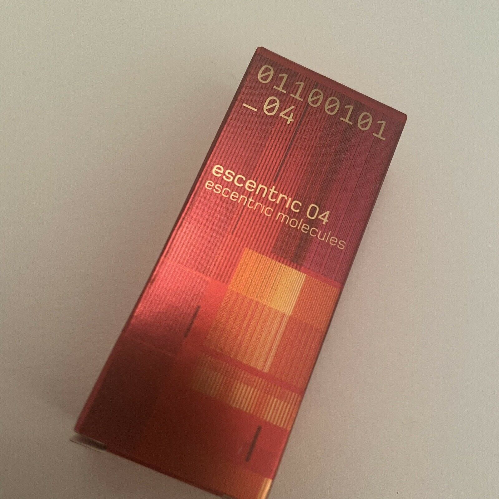 エセントリック モレキュールズ エセントリック 04 2ml 0.07 fl.オンスヒバタロス パルファム ミンタ、エセントリック モレキュールズ エセントリック 04 2ml 0.07 fl。オンスアモストラ オフィシャル デ 香水、エセントリック モレキュールズ エセントリック 04 2ml 0.07 fl。オンス 官方香水样品、Mostră oficială de parfum Escentric Molecules Escentric 04 2ml 0.07 fl.オンス、エセントリック